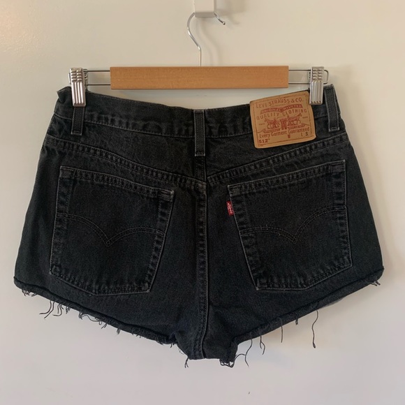Vintage Levi’s Denim Shorts - Picture 3 of 4